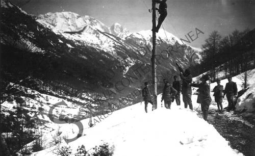 Gustavo Weiss, Manovre di ingegneria nella guerra d'altura, 1917 circa, Fotografia, CC BY-SA