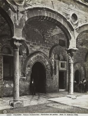Anderson, Matteo Carnelivari, patio di palazzo Aiutamicristo, Palermo, gelatina ai sali d'argento, CC BY-NC-ND