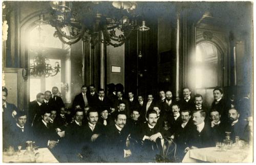 Anonimo, Mensa degli studenti italiani: Circolo accademico italiano Vienna, 04/1910, gelatina ai sali d'argento su carta, CC BY-NC-SA