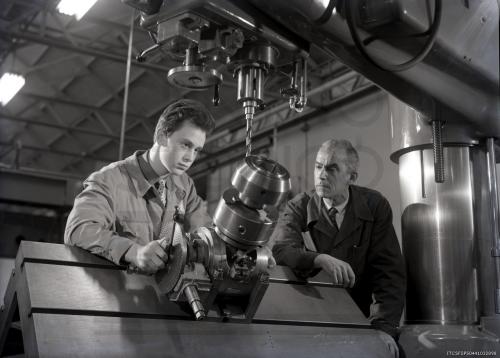 Anonimo, Allievo Scuola Allievi Fiat con assistente, 1958, Lastra fotrografico 13x18, CC BY-SA