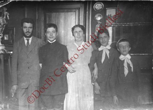 Figli e moglie di Camillo Corte, 17/10/1915, CC BY-SA