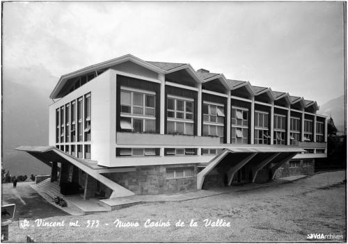 Autore non identificato, Casino de la Vallée a Saint-Vincent, 1965 circa, Negativo gelatina-bromuro su lastra di vetro, CC BY-NC-SA