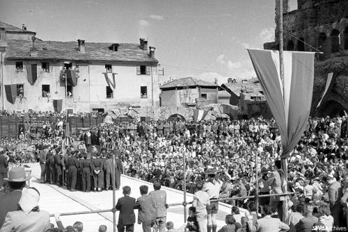 Octave Bérard, Assemblea regionale di canto corale al teatro romano ad Aosta, 1957, Negativo gelatina-bromuro su pellicola, CC BY-NC-SA