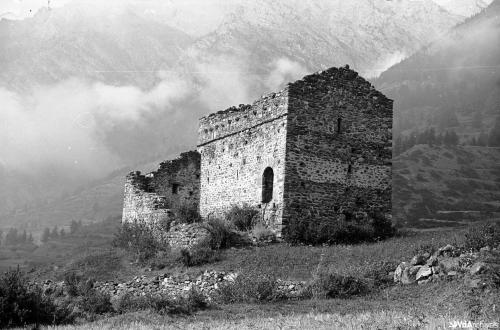 Ugo Torra, Resti di casaforte medievale a Cogne, 1952, Negativo gelatina-bromuro su pellicola, CC BY-NC-SA