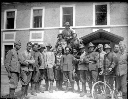 Sconosciuto, 1925, Lastra fotografica negativa al bromuro d'argento, CC BY-SA