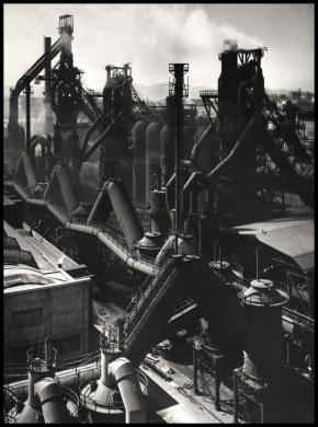Civilini Lando, Stabilimento di Piombino: veduta degli altiforni, 1960, CC BY-SA