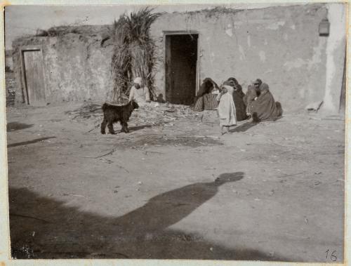 Alessandro Faraggiana, Suez - nel quartiere arabo, XX secolo, carta/ gelatina ai sali d'argento, CC BY-SA
