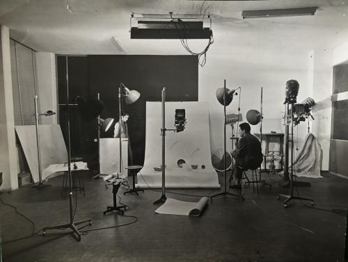 Non identificato, Studenti in sala di posa, Società Umanitaria, Milano, XX terzo quarto secolo, gelatina ai sali d'argento/carta, CC BY-NC-ND