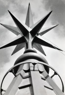 Stella sulla cima della Mole Antonelliana, 1961, CC BY-SA Stella sulla cima della Mole Antonelliana, 1961, CC BY-SA