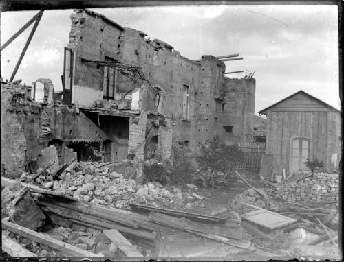 Sconosciuto, Effetti a Catona (RC) dovuti al sisma del 1908, 12/1908, Negativo su vetro all’emulsione al bromuro d’argento - dim. lastra 9x12 cm, CC BY-SA