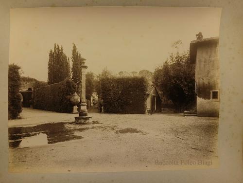 Ignazio Boncompagni Ludovisi, Villa Ludovisia, piazzale con colonna, albumina, CC BY-SA